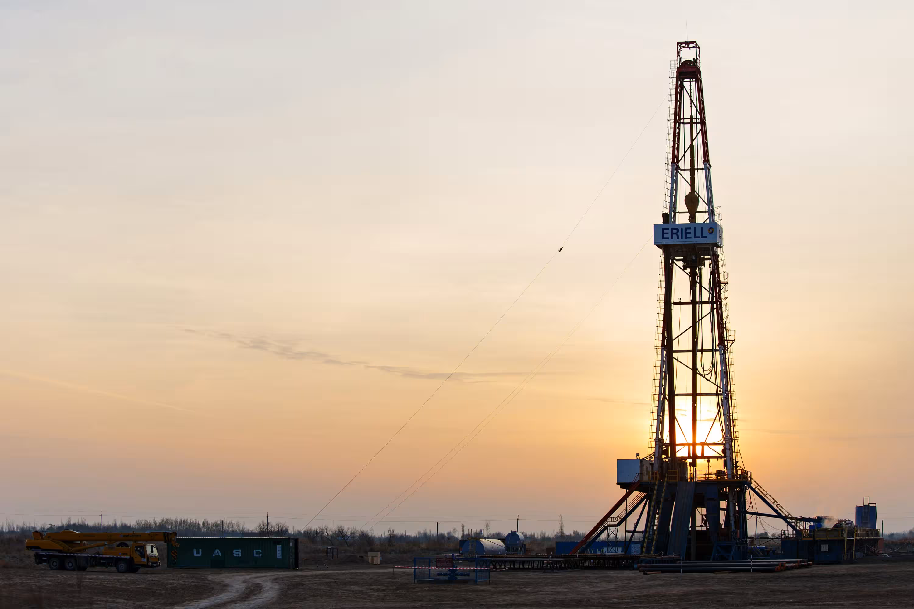 This project aims to secure clean water sources in areas that need it most through advanced well-drilling techniques. Modern methods ensure extraction of safe drinking water that supports environmental sustainability. The initiative improves living conditions for local communities.